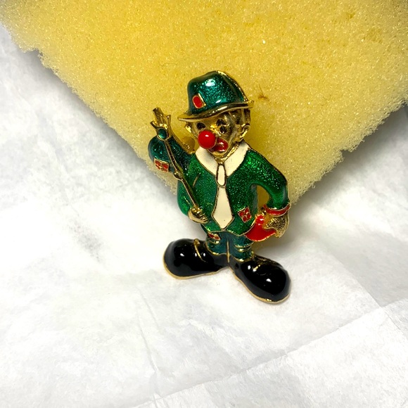 Giovanni Jewelry - Vintage Giovanni. Clown Enamel Gold Tone Brooch Pin Signed GIOVANNI